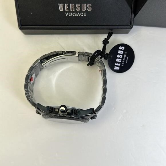 New Authentic Versus Griffith Bracelet Watch - Picture 7 of 10